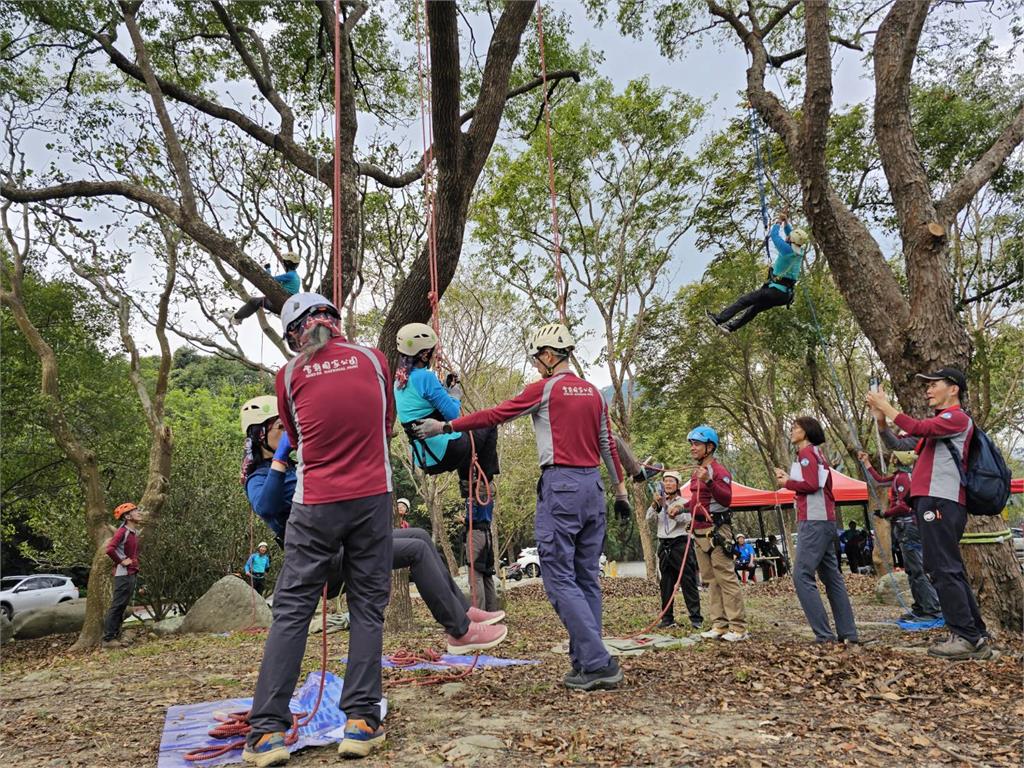 快新聞/志工齊聚雪霸! 內政部:感謝國家公園志工守護台灣最美風景