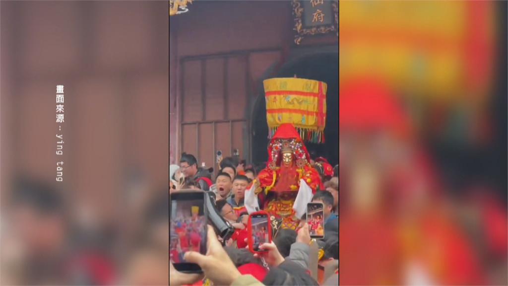 中國福建「遊神」遭阻 村民點鞭炮炸跑警察