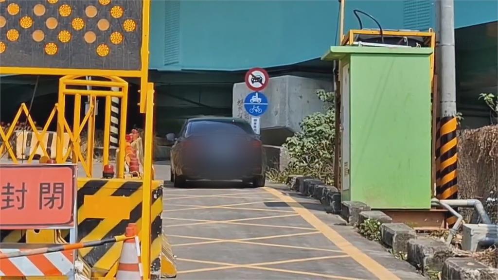 新春出遊卡卡的？　苗栗火炎山停車場　頻傳「轎車誤闖機車道」駕駛霧煞煞