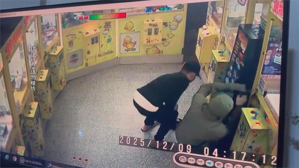 台南下營夾娃娃機店凌晨遭竊 賊持械破壞兌幣機得手上萬逃逸