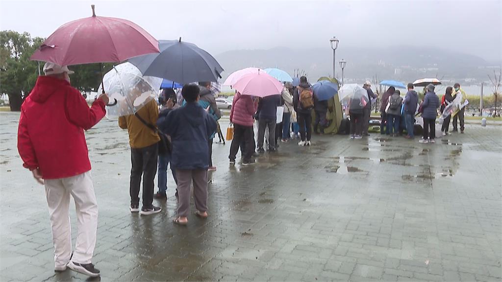快新聞/不畏風雨!
