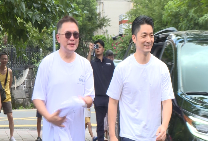 藍白合不合？許甫找葉元之合體掃街　游淑慧喊「各自安好」