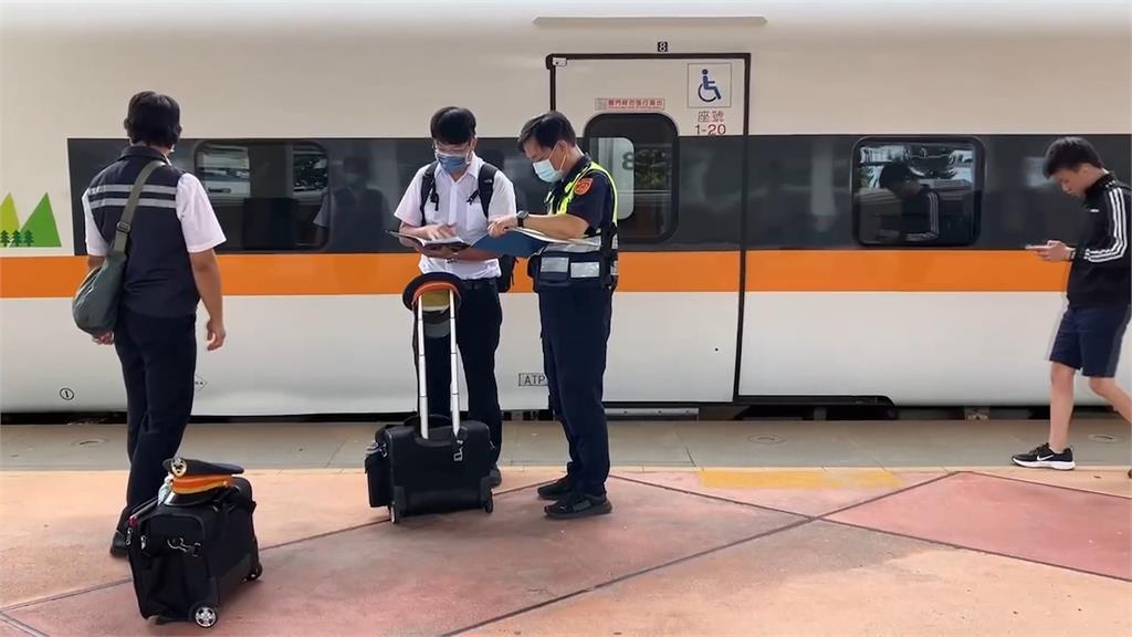 太魯閣號撞大石塊列車延誤　竟是少年軌道排石釀禍