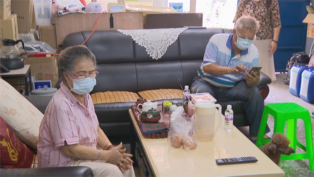 莫德納7月2日開打!72歲以上長者開放預約秒殺
