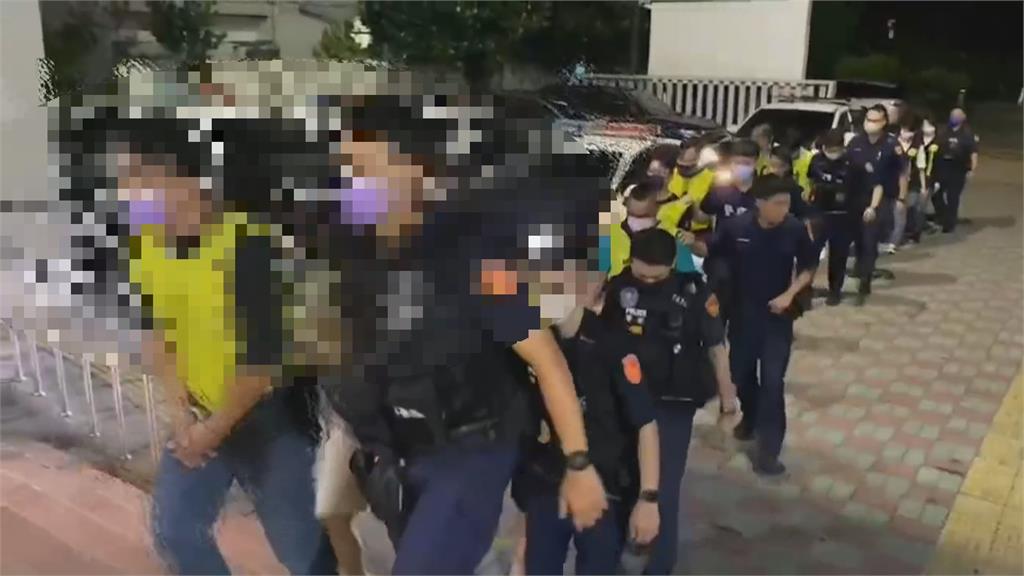 台南警破獲多人性交易轟趴　12人網約民宿舉辦遭攻堅逮捕