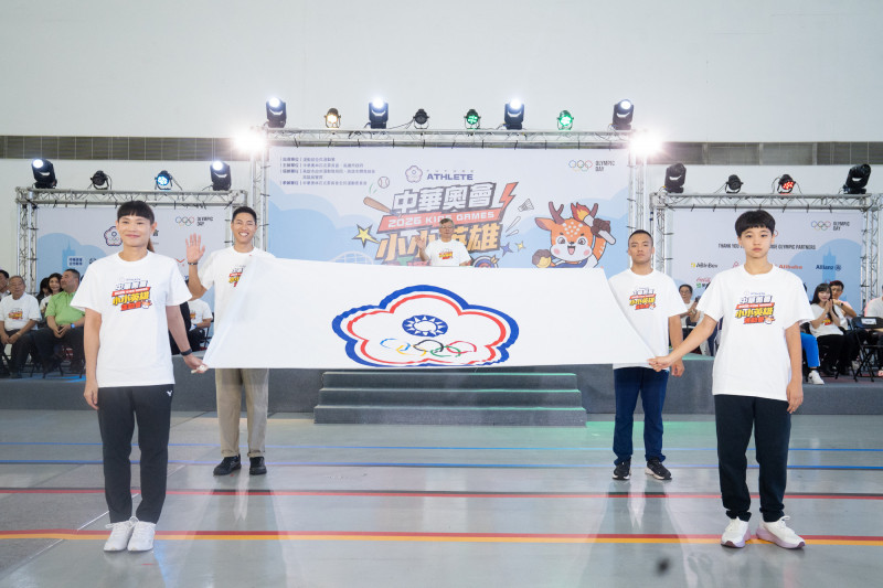 綜合／羽球「天后」戴資穎驚喜現身揮拍！「小小英雄運動會」高雄展覽館登場