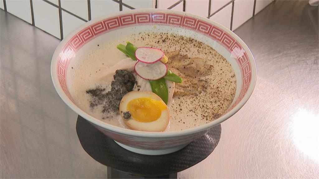 雞白湯拉麵加「燕麥奶」 綿密口感就像喝卡布奇諾
