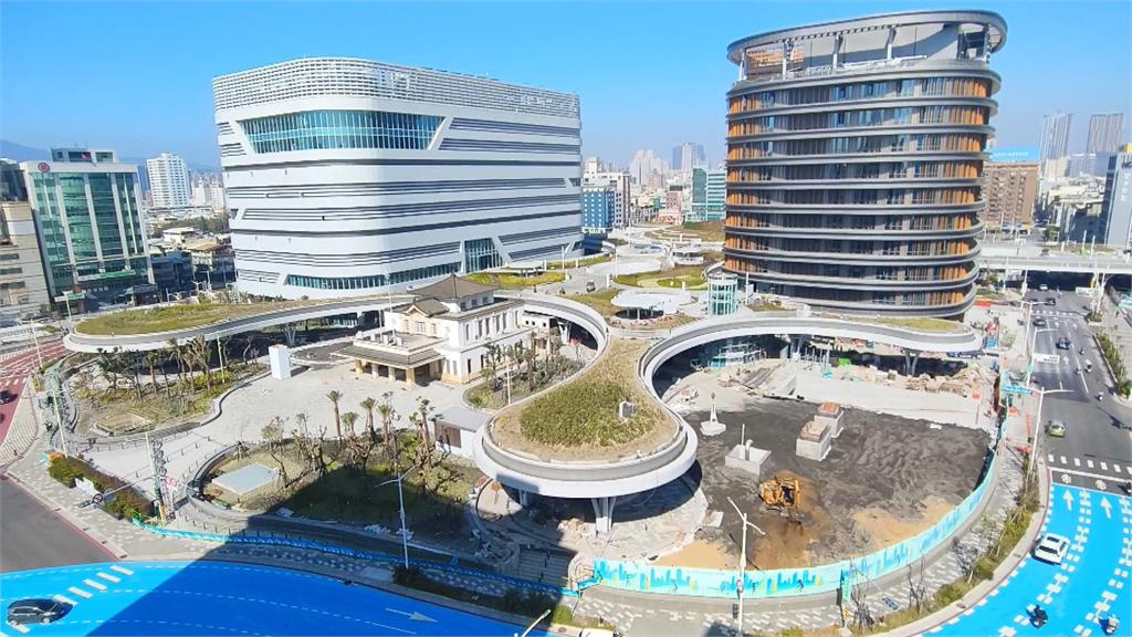高雄車站即將完工！　歷史老地標「紅鯉魚」復出回歸