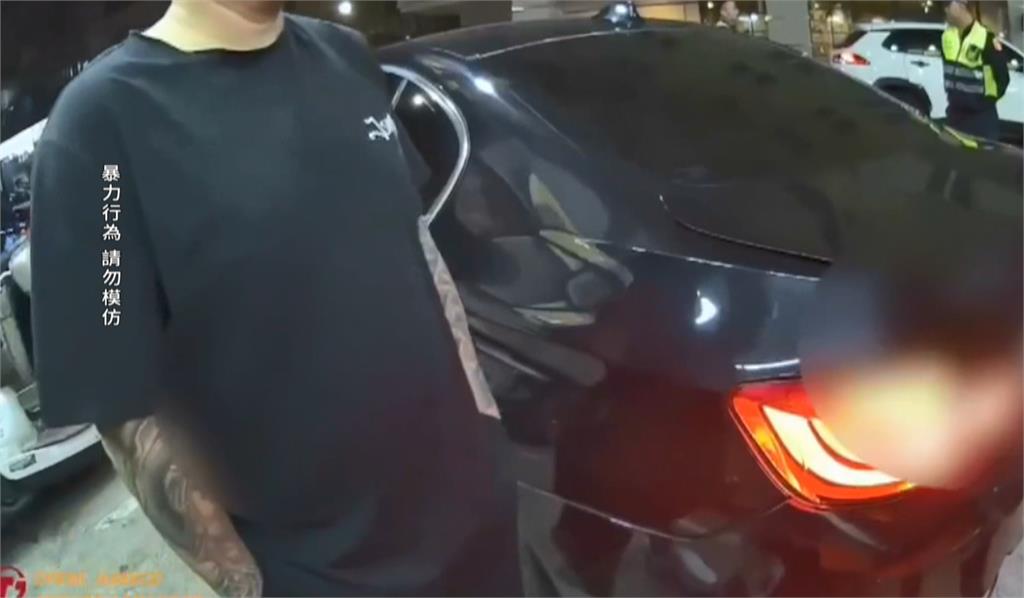 高雄毒駕連撞路旁「24台機車」 目擊者嚇:比打保齡球聲大十倍