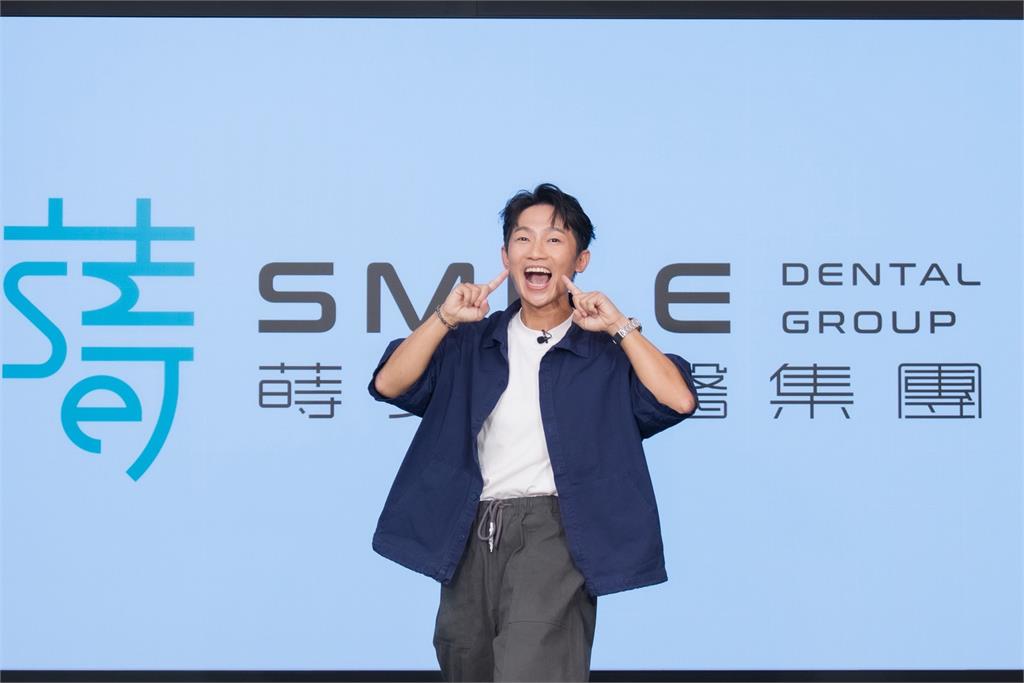 蔡昌憲攜媽媽力挺蒔美　從高齡口腔預防談健康餘命
