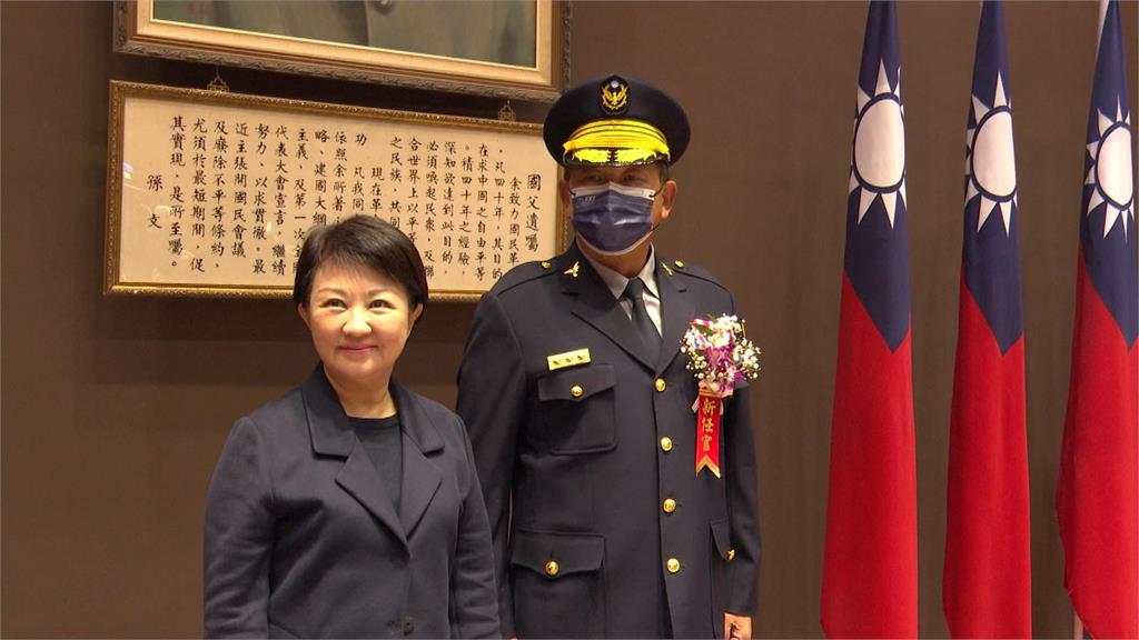 從警43年!蔡蒼柏警界退休要抱孫 李文章接任台中警察局長
