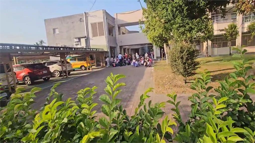 火勢猛烈！屏東長治倉庫傳火警　附近校園急撤離3百名學生