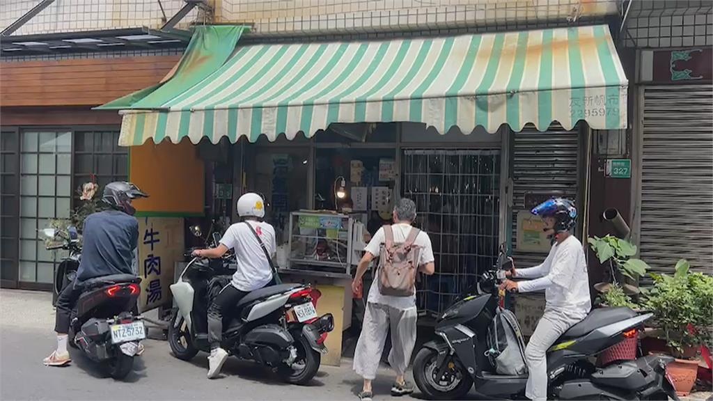 台南「康樂街牛肉湯」早晚班分家 本店老闆娘不滿