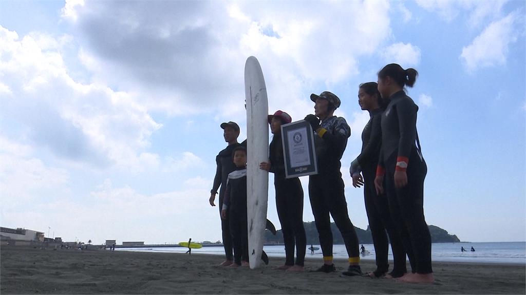 金氏世界紀錄認證　日本89歲爺爺成最年長衝浪者
