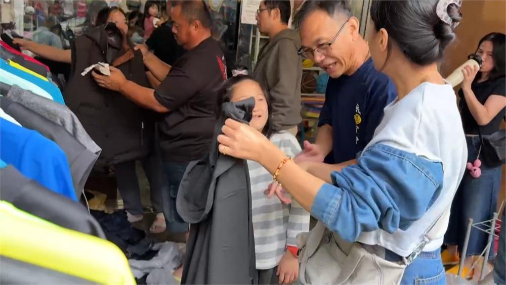 運動用品店遭水淹 蘇澳老闆受災含淚大放送