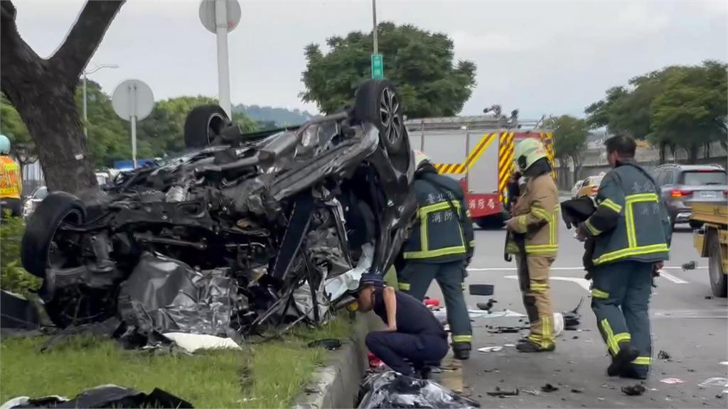 兒開車載母撞遊覽車! 遺體將相驗釐清死因