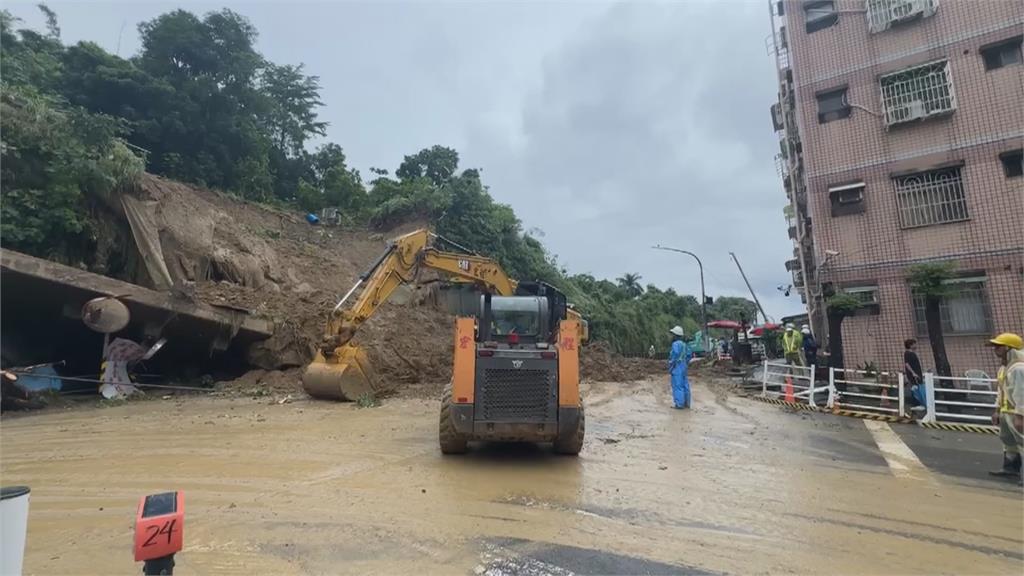 高雄小港擋土牆3度倒塌　工務局急加固估今晚完工