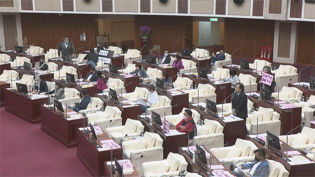 柯文哲週四閃電出訪沖繩 簡舒培怒嗆「花公帑去畢旅?」