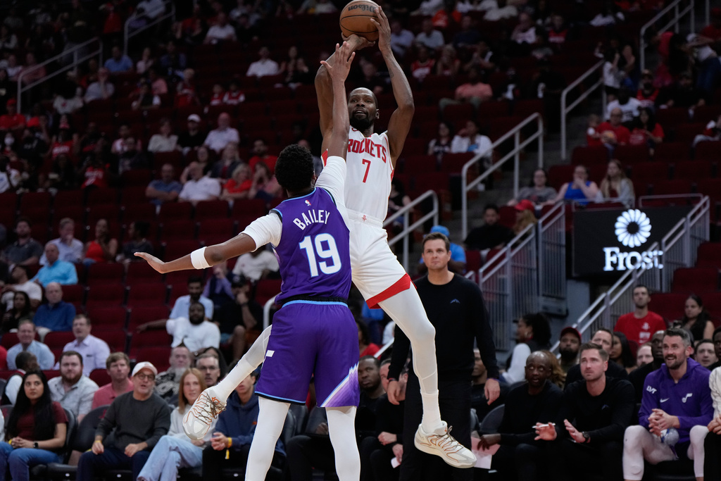 NBA(影)／KD火箭熱身賽首度亮相！　「死神」威力依舊輕鬆得最高分痛宰爵士