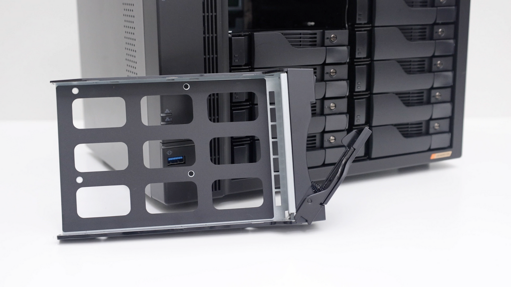 高階 NAS 作為影音剪輯外接可行嗎?ASUSTOR AS68與Samsung SSD搭配出10GbE 高速 All Flash NAS