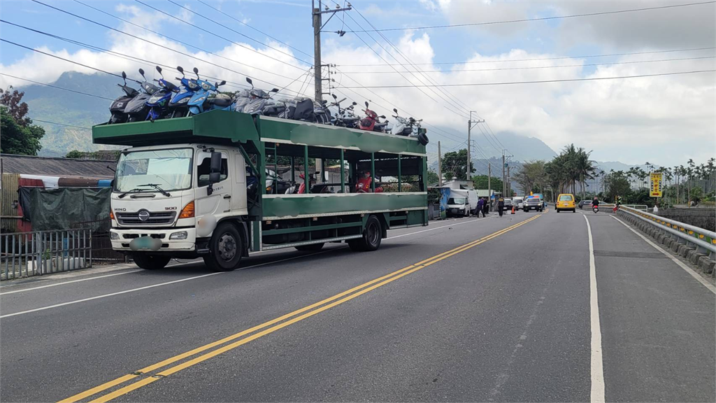 快新聞／大貨車台9線追撞路旁卸貨小貨車　送貨員傷重送醫不治