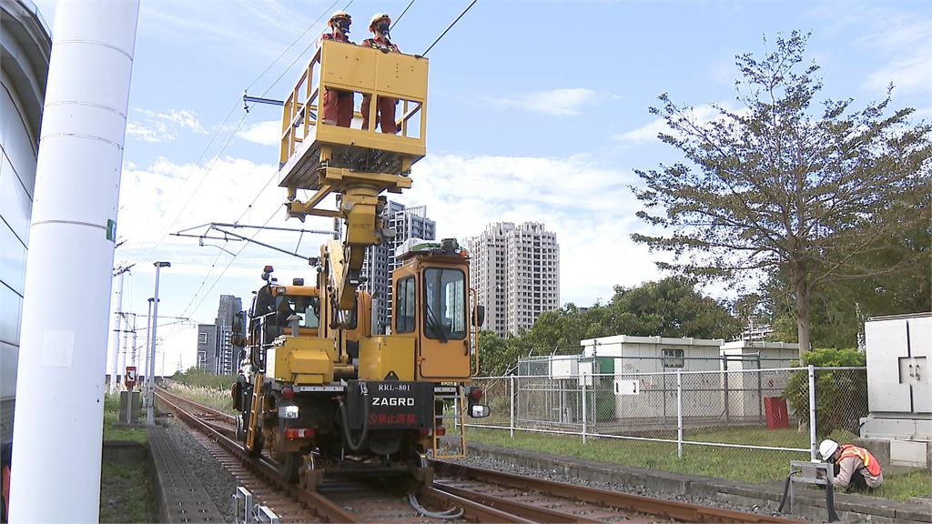 確保全線350公里安全 高鐵「路軌兩用」維修車揭密