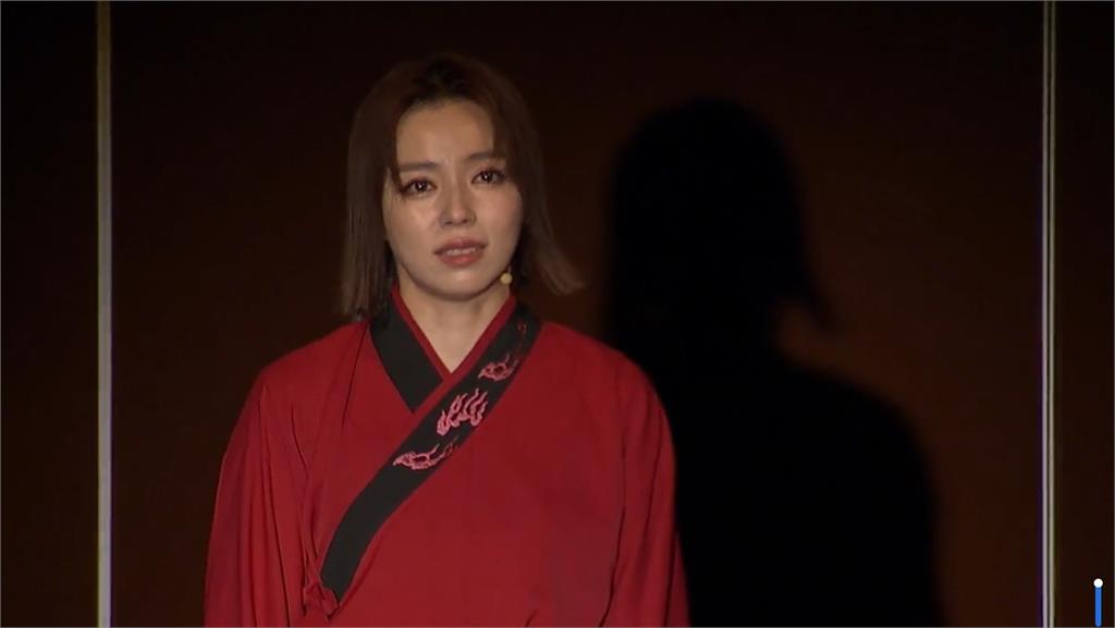 艾成逝世1年!王瞳收超暖插畫合照「夫妻搭肩燦笑」惹網淚崩