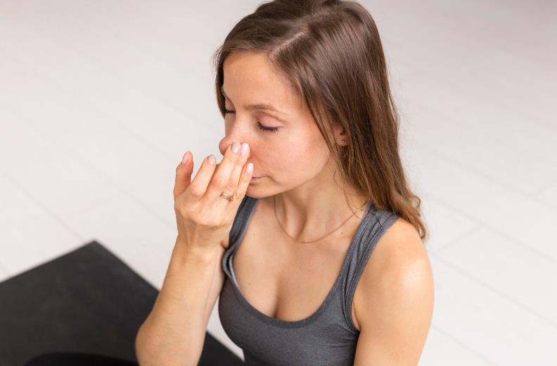 為何你一直挖鼻孔?大多數人認為是「習慣」 醫:挖前挖後「請洗手」