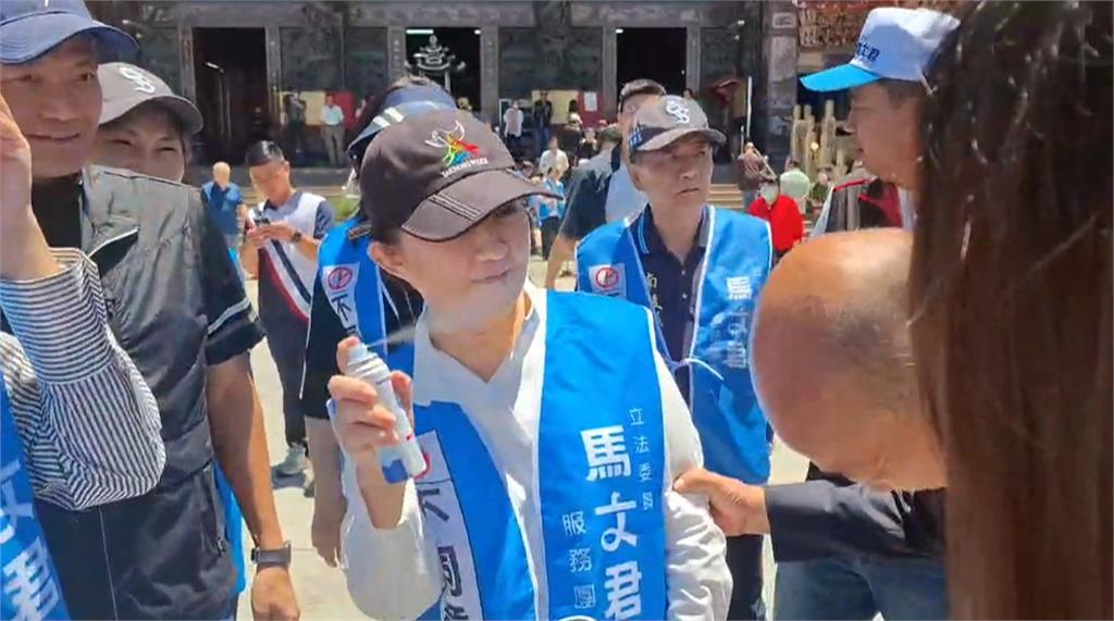 盧秀燕幫光頭噴防曬噴霧 韓國瑜:心理作用