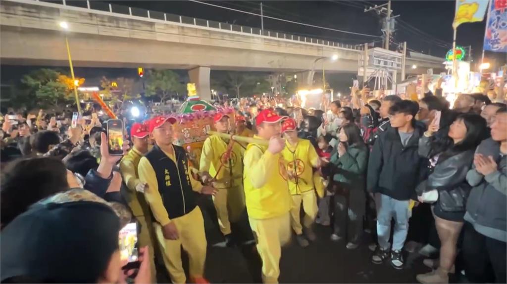 三媽同框！山邊媽、旱溪媽、大庄媽　合體逛大慶夜市