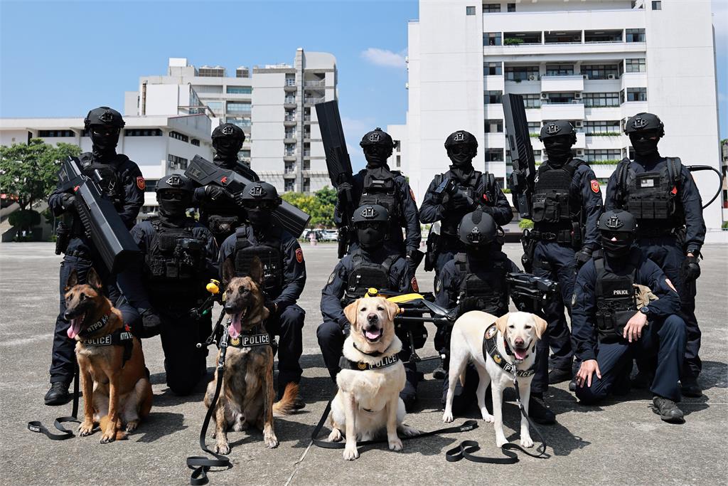 快新聞／超萌！「毛英雄」國慶亮相警犬大集合　緝毒偵爆、災區救人