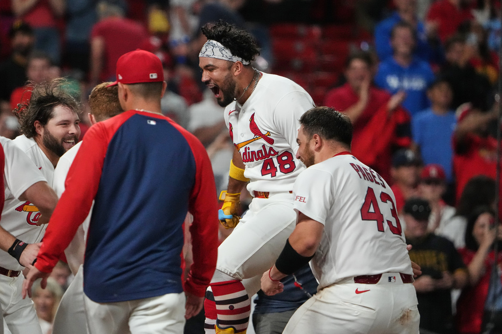 MLB(影)/紅雀「脫衣軍團」真的有效!赫雷拉10局下炸裂再見砲本季對海盜5連勝