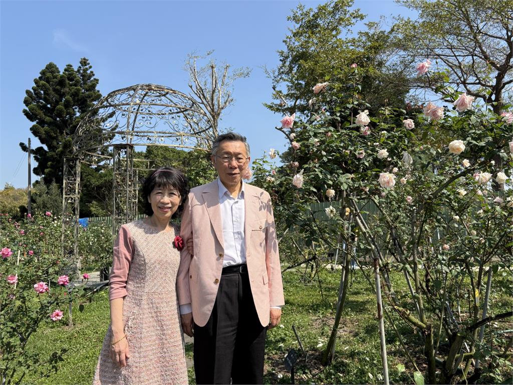 賴清德新年罕見曬第一夫人！陳佩琪突曝「蟾蜍嫁青蛙」網看傻：對台大醫科認知重設