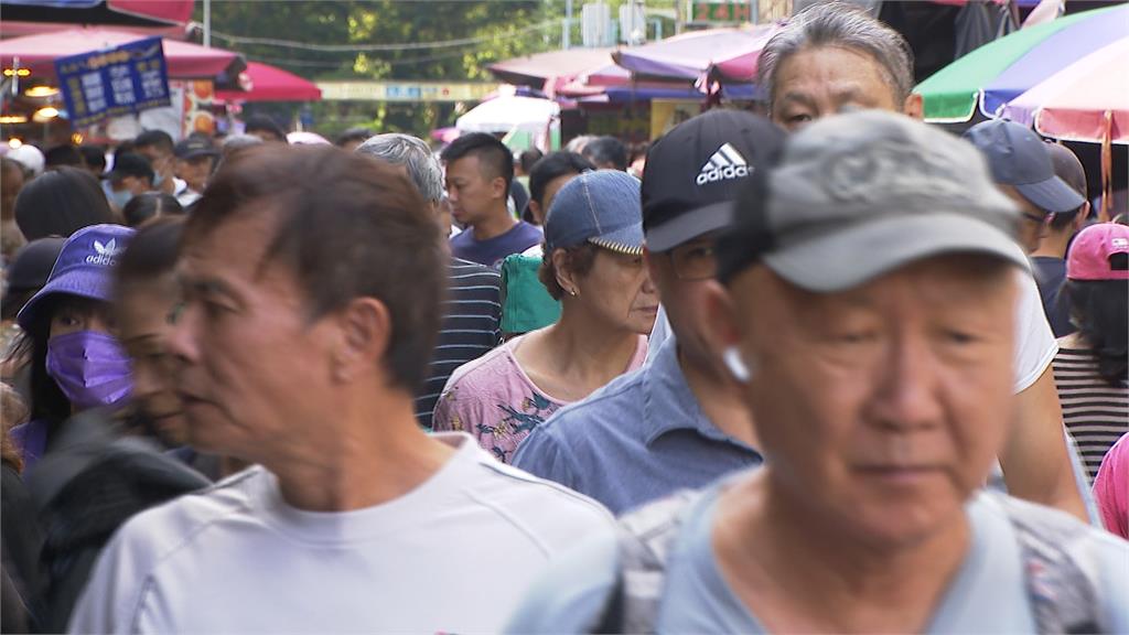 中秋烤肉預算大加碼! 花龍一斤2500、帶殼牡蠣整箱搶