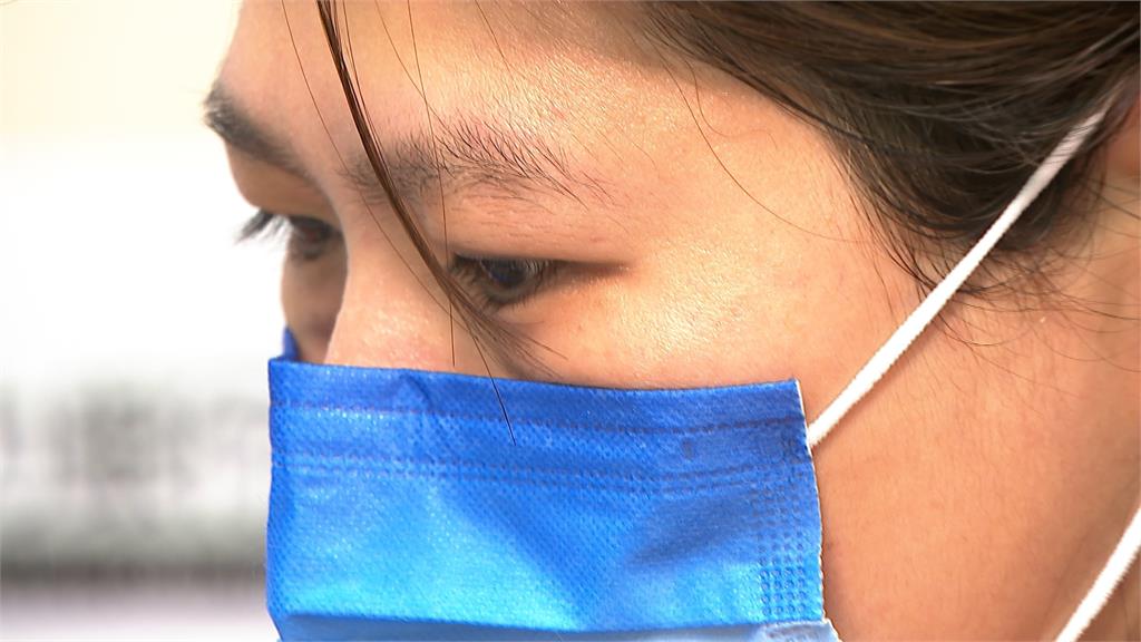 上班族壓力山大！　逾8成背多重貸款、平均薪水41%用來還款