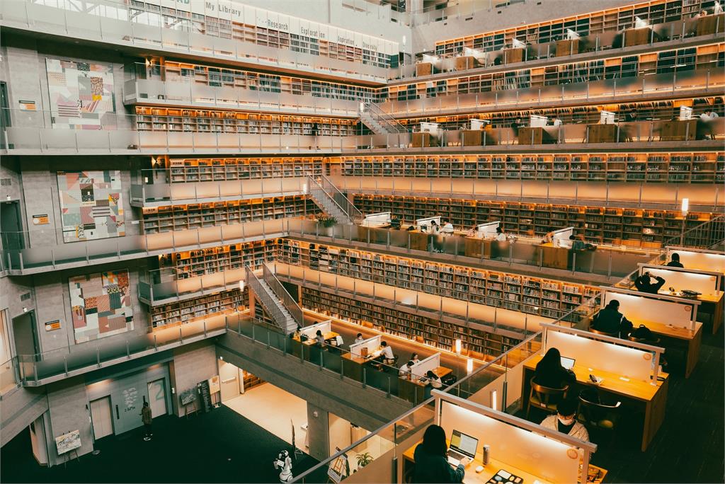 全台最漂亮大學圖書館!網狂讚「這間」像高級飯店 公私立霸主出爐