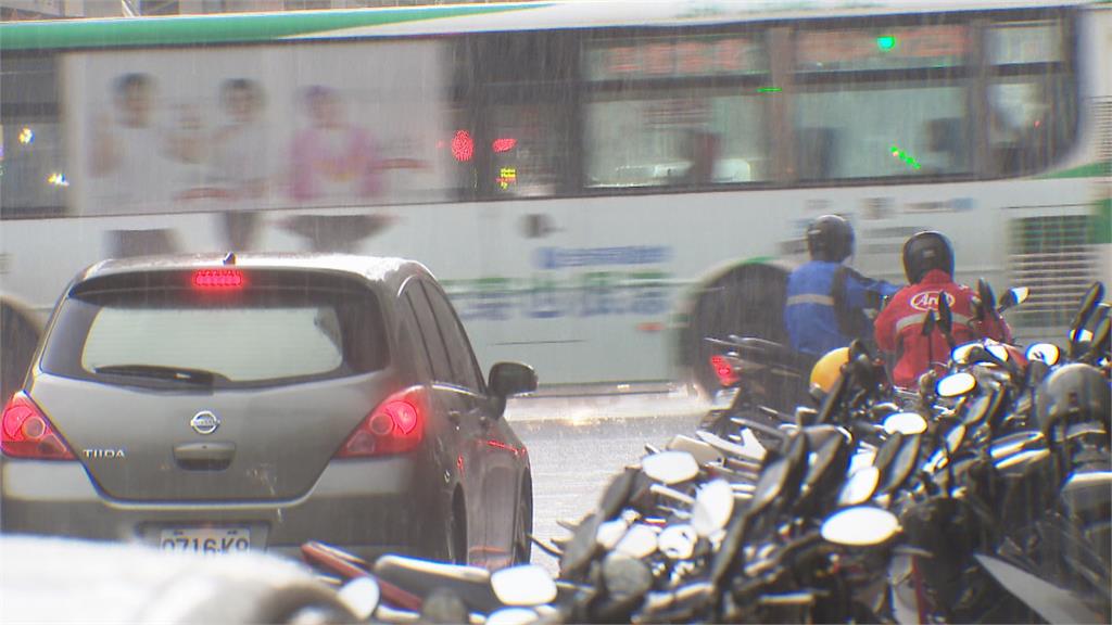 兩颱在海上！　「蘭恩」往日本　「朵拉」對台無影響