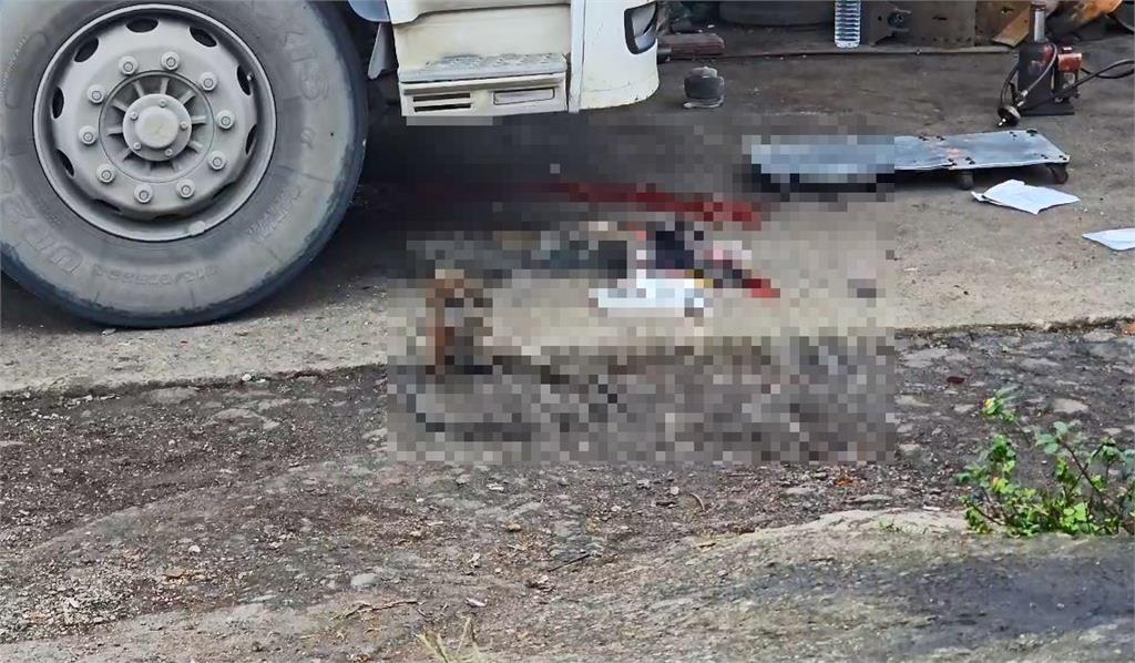 快新聞/修到一半!大貨車突移動爆頭 基隆汽修廠老闆血漿四溢慘死