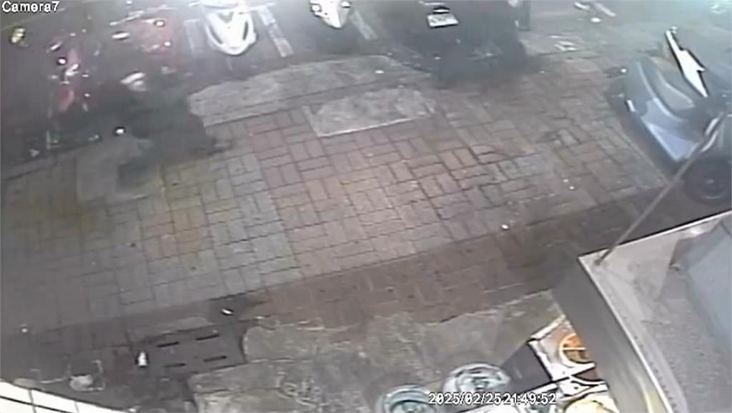 不只賣衣服!童裝店涉販毒 警荷槍實彈攻堅逮1男
