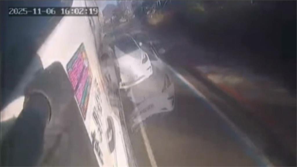 2個家庭破碎！　恆春特斯拉高速撞水泥車　再撞「4貼機車」釀1死7傷