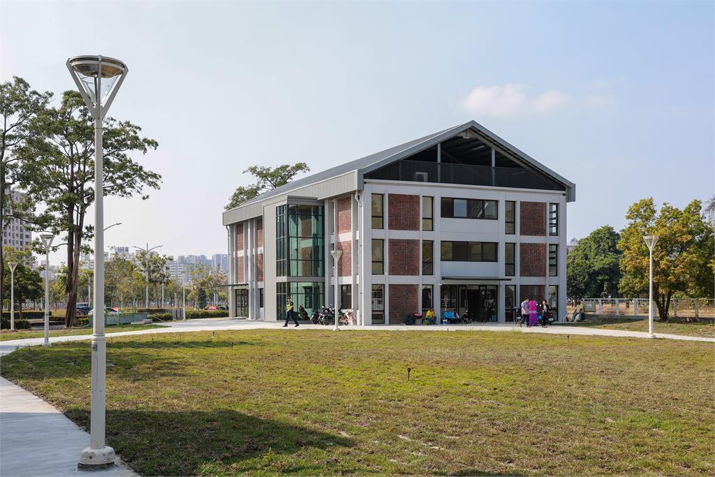 快新聞／清大高雄校區啟用　陳其邁：為南台灣高階人才培育揭新篇章