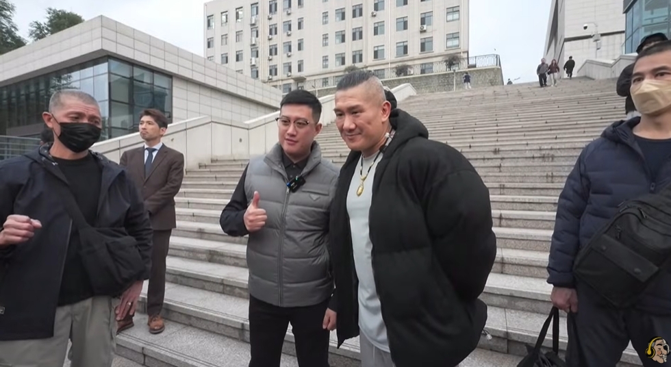 館長赴中高喊「我們都是中國人」!怒嗆台男「閃兵軟腳蝦」:羨慕對岸經濟治安好