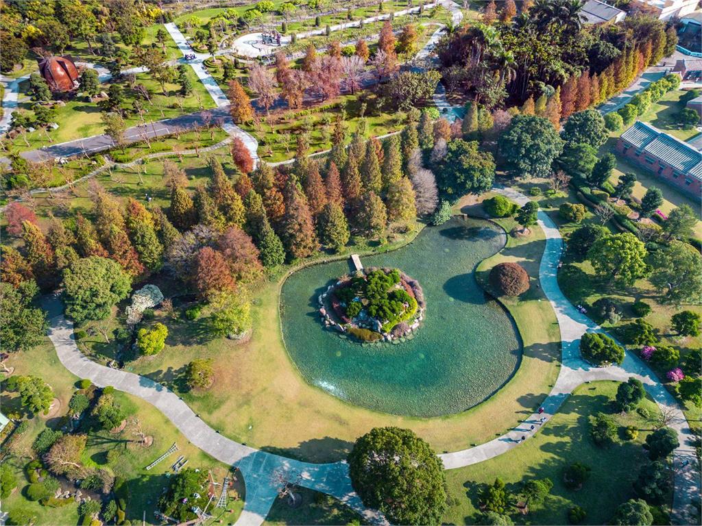 中部最大盛事「謝平安家年華」登場 啦啦隊女神「李多慧」陪你做刈包、迎歲末