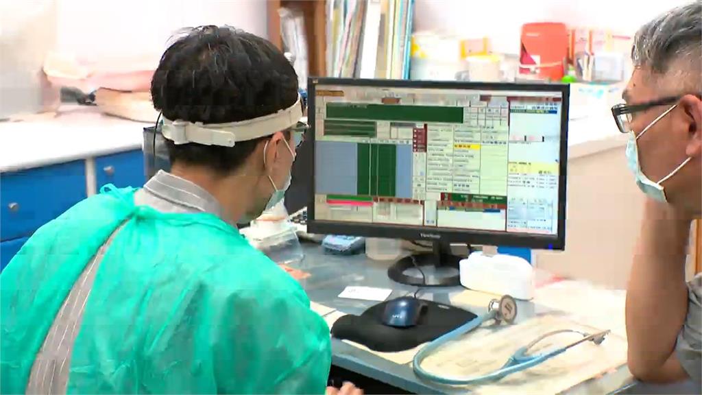 一票人「狂咳1個月」肋骨爆痛還沒好！疾管署曝「新冠暴增74.8%」最新變異株曝光