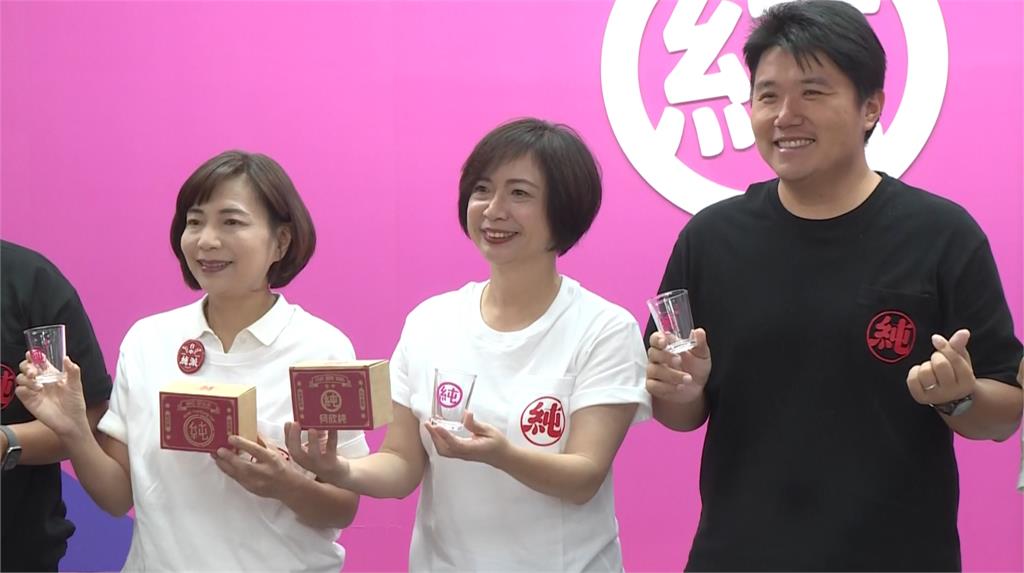 何欣純首波競選物被秒殺　第二波「感恩小物」亮相