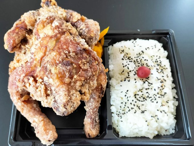 這才是CP值!他PO這家「超巨炸全雞便當」大到蓋不上 吸386萬人朝聖