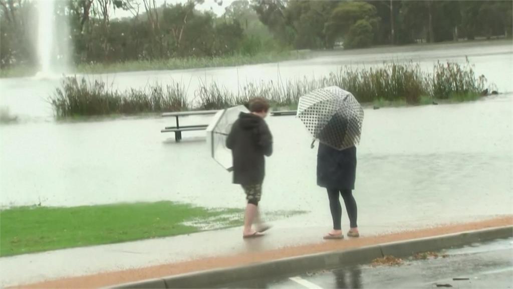 澳洲東南部野火後豪雨成災　當局發布洪水警告