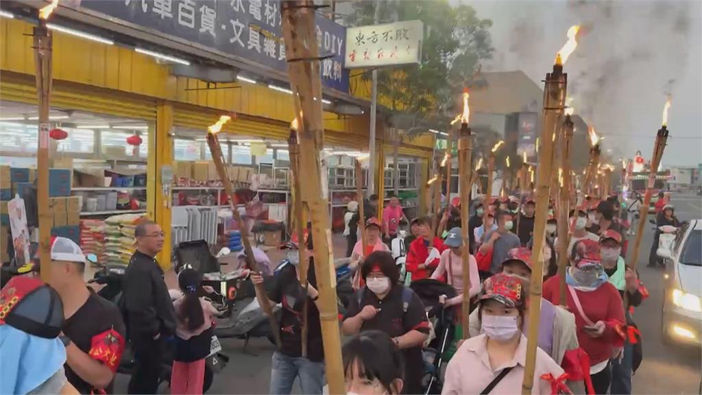 大林鎮聖賢宮舉辦「天香夜巡」 關公神像端坐馬匹上