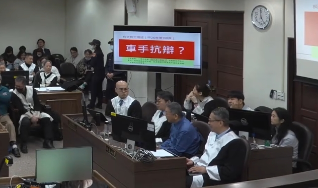 柯文哲辯飛輪收300萬「只是轉交」！遭檢方酸「自行車手」傻眼表情全被拍