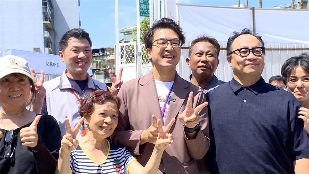 沈伯洋現身社宅動土典禮　支持者笑稱：大安區很藍　冒危險朝聖